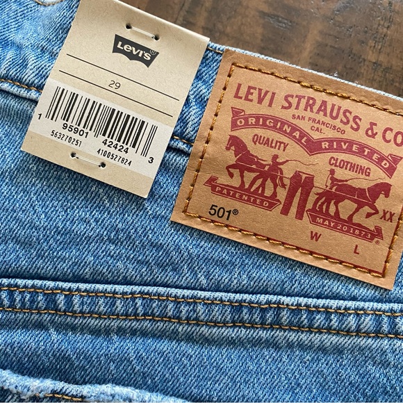 LEVI’S 501 New Jean Shorts High Rise Button Fly Distressed Denim Size 29 / 8 - Picture 5 of 9